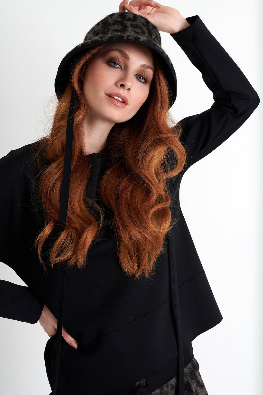 52174-97-950 - Shan Reversible Hat O/S / 950 Ocelot / 45% WOOL 25% COTTON 20% POLYESTER 1
