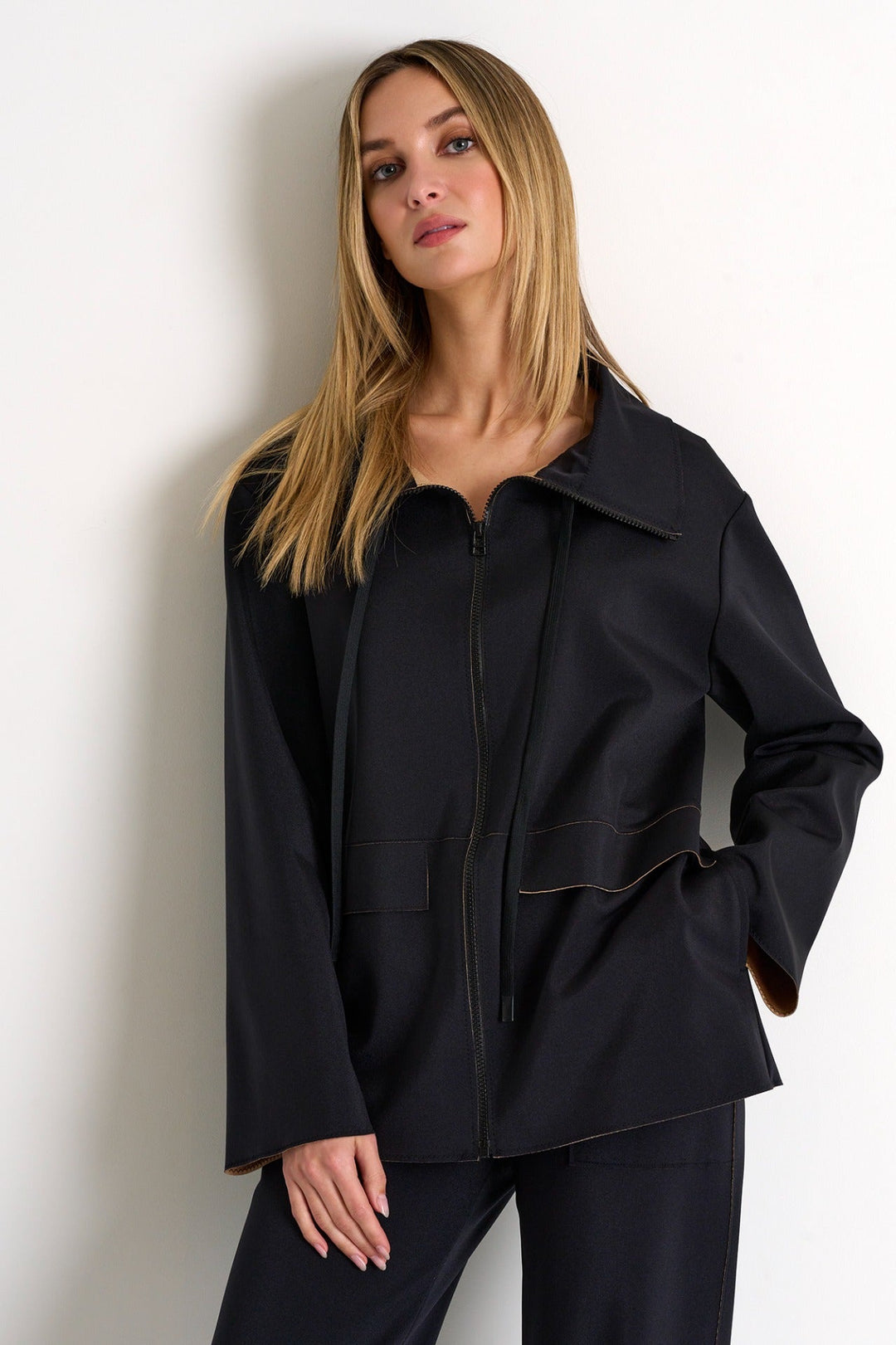Casual Chic Jacket - 52326-79-820 02 / 820 Caviar & Champagne / 75% POLYAMIDE, 25% ELASTANE
