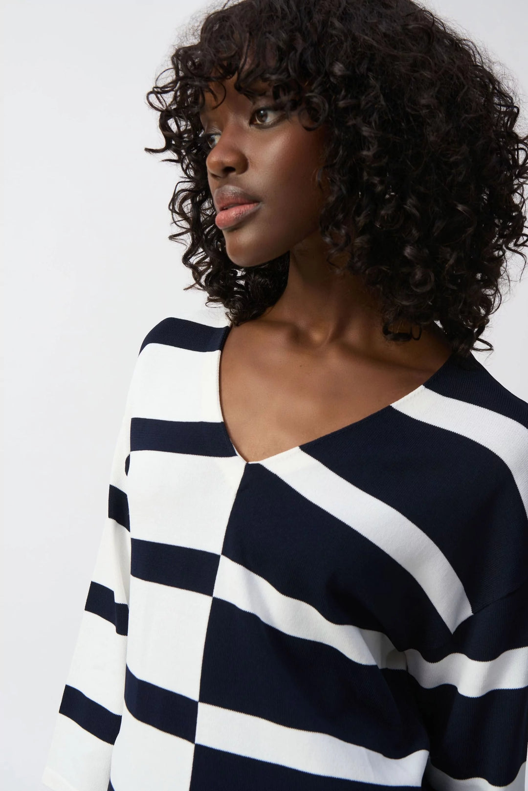 Striped V-Neck Pullover - Midnight Blue/Vanilla