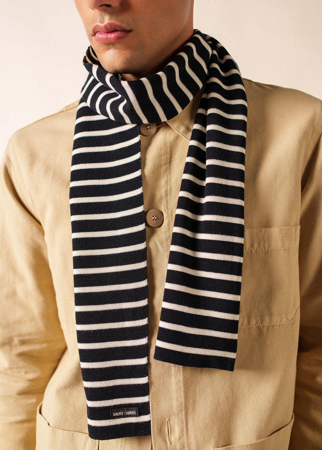 DUGUAY - Striped Scarf in Comfortable Wool Blend (NAVY / IVORY)