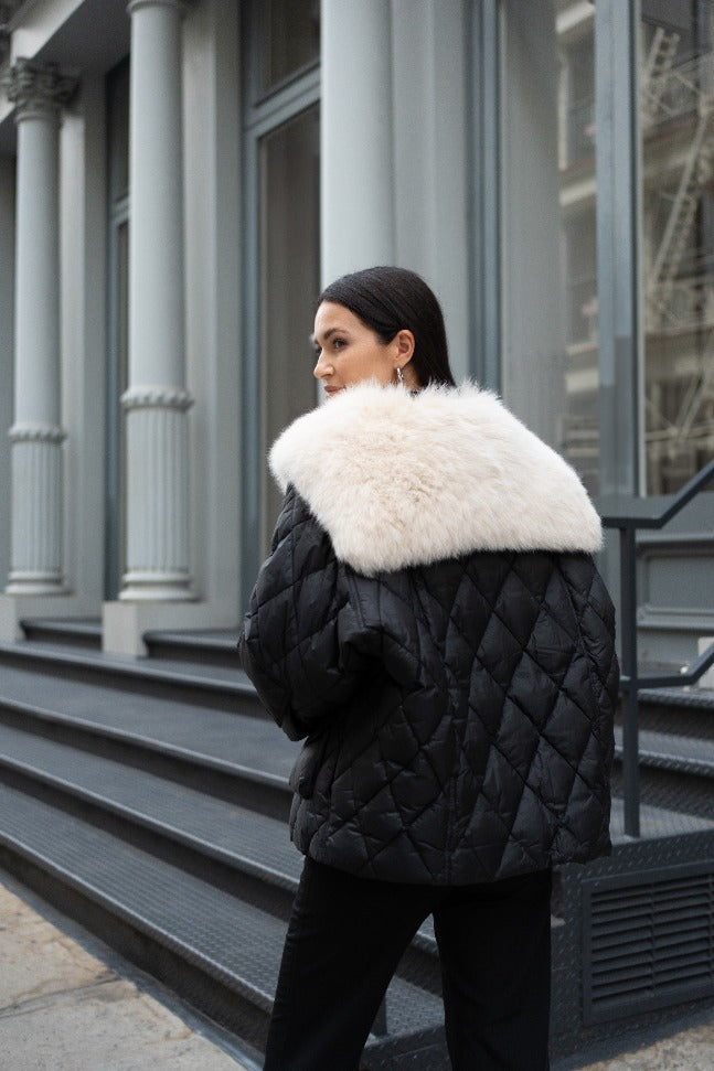 Short Down Jacket With Sailor Fox Collar in Black/Cream