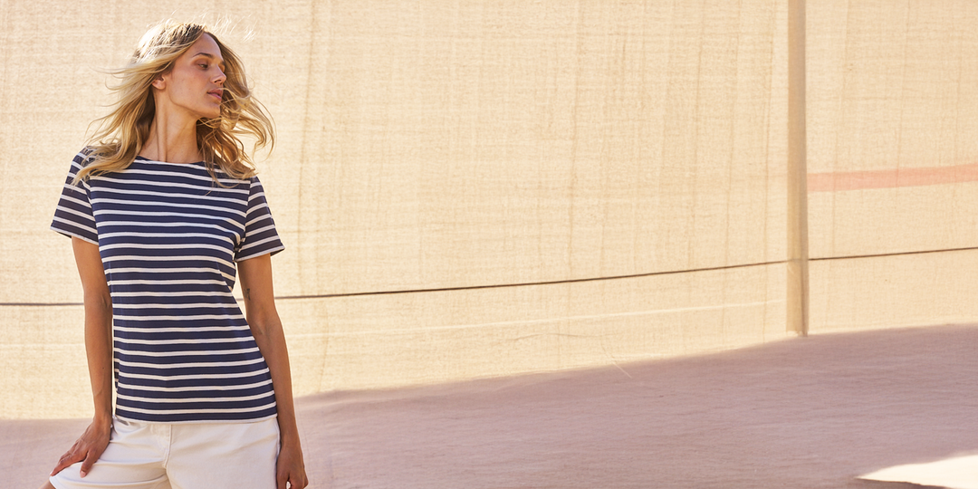 ETRILLE II - Nautical Stripe Tee with Short Sleeves (NAVY / ECRU)
