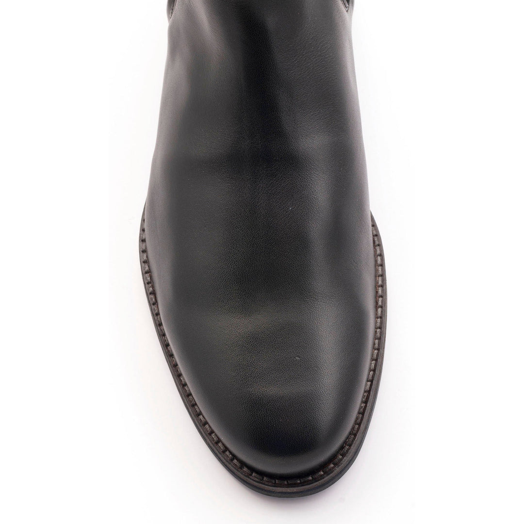 PARC Chelsea Boot in black full grain leather, toe detail