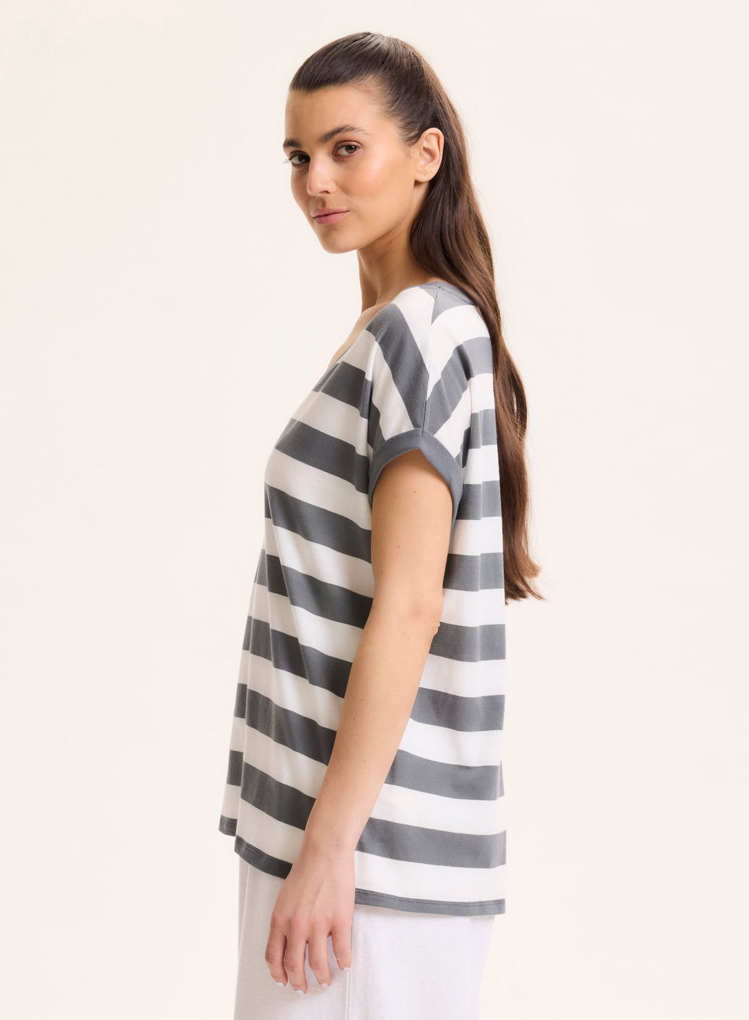 V-Neck Striped T-Shirt - Grey