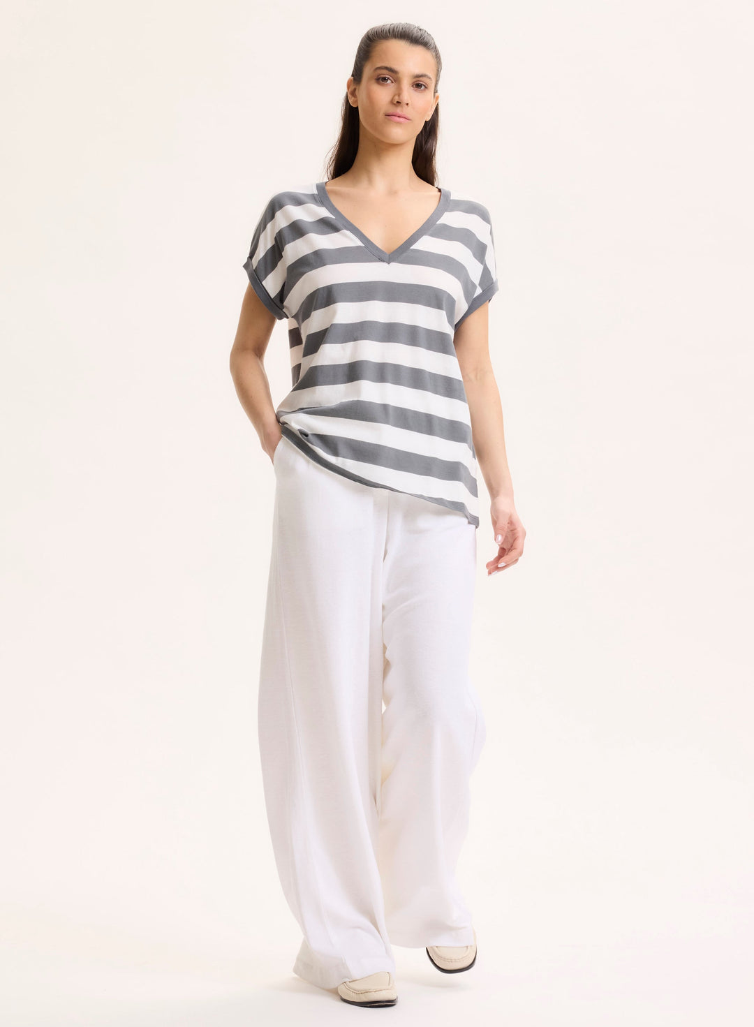 V-Neck Striped T-Shirt - Grey