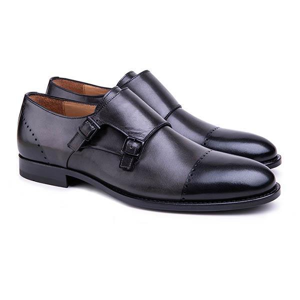 A double monk strap design.  Hand painted leather in dual color combination with slight perforation present a unique cap toe-like style. The special vegetal tanned insole provides high performance sweat absorbency