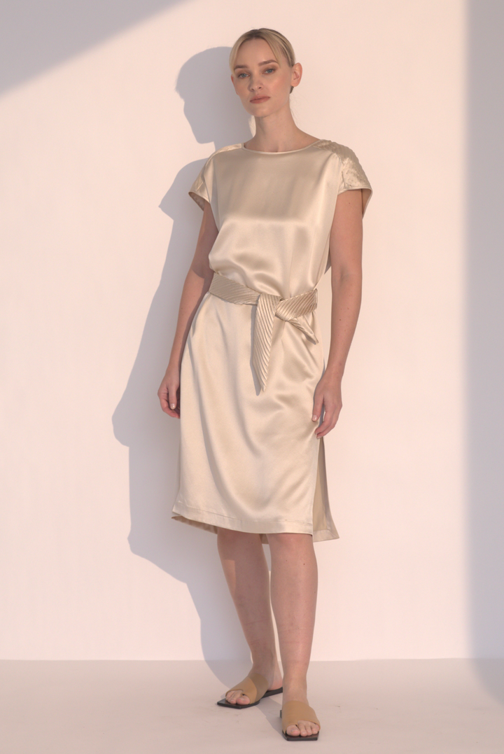 Sateen Short Pleated Dress In Champagne
