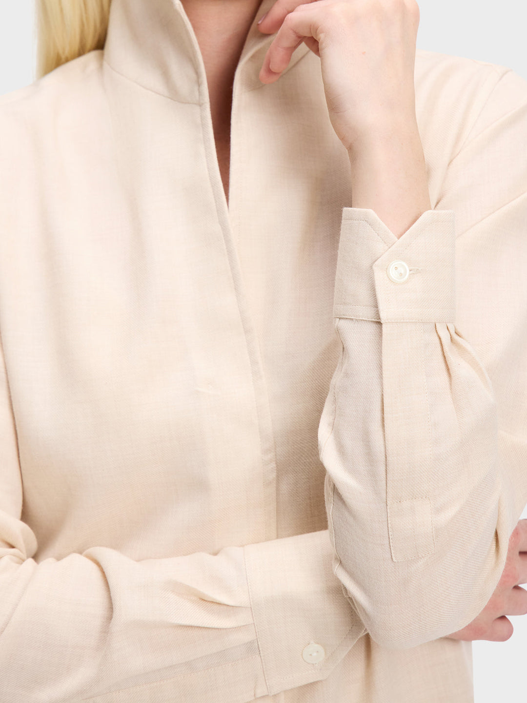 SIGNATURE: GOLDEN GIRL