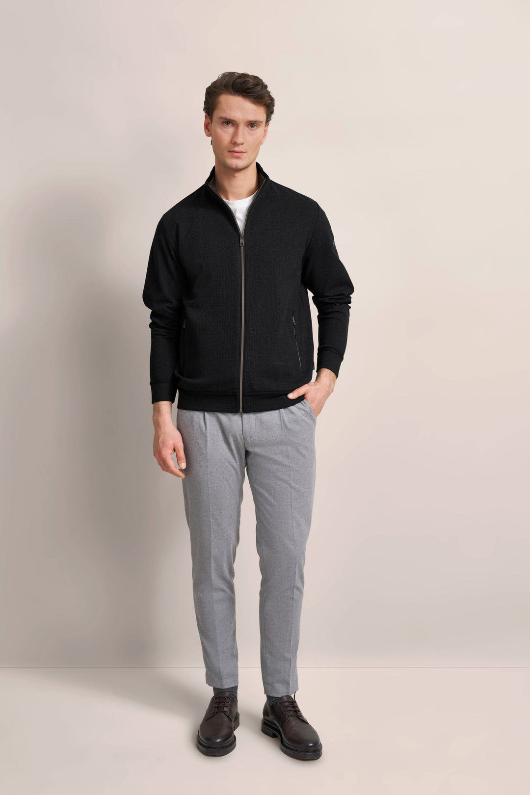 Sweatshirt with light structure in black