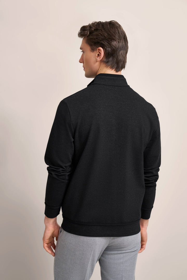 Sweatshirt with light structure in black