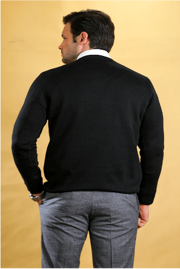 The Caravan Vneck (Classic Black)