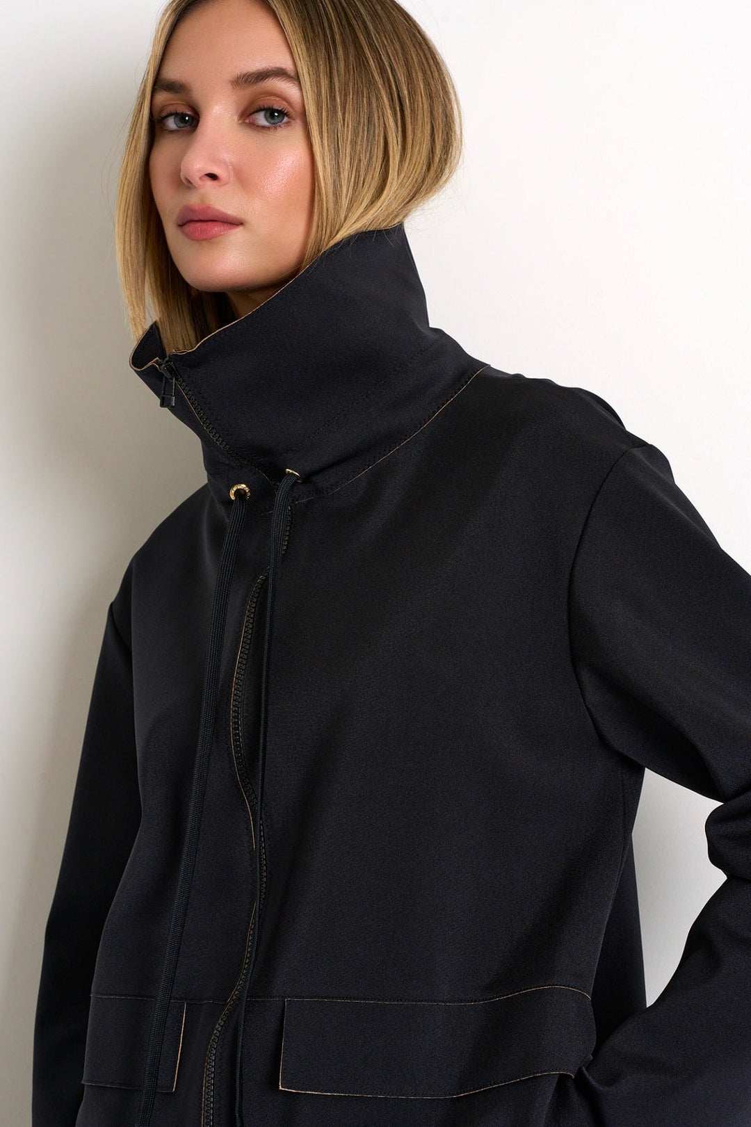 Casual Chic Jacket - 52326-79-820 02 / 820 Caviar & Champagne / 75% POLYAMIDE, 25% ELASTANE